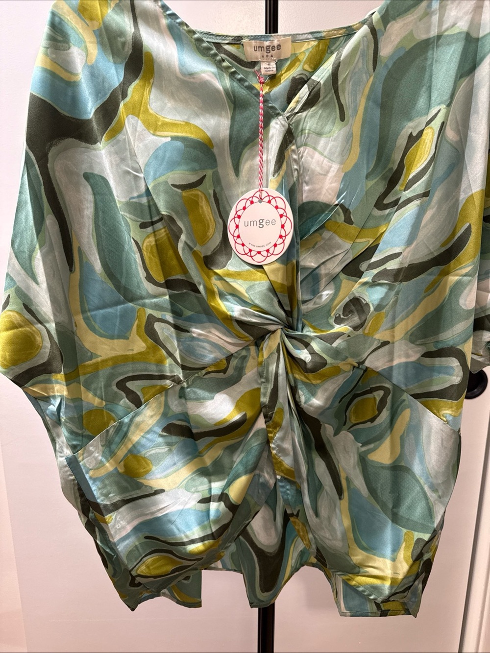 Umgee Women's Teal and Green Abstract Print V-Neck Knot-front Blouse Size M NWT - Picture 3 of 6